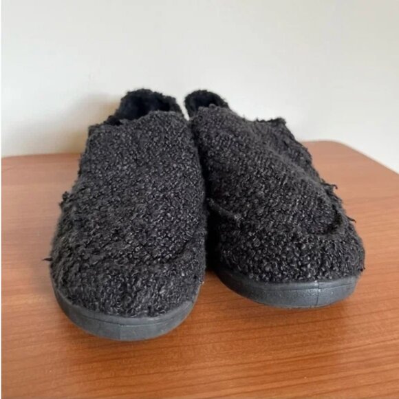 Vionic Malibu Slip-On Supportive Sneaker – Black Boucle, Size 6 - Picture 2 of 7